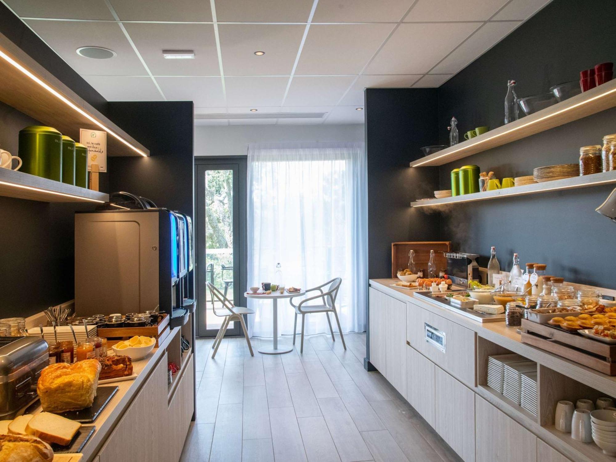 Ibis Styles Porto Vecchio Hotel Exterior photo
